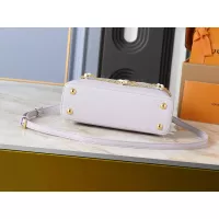 $92.00 USD Louis Vuitton AAA Quality Handbags For Women #1388522