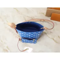 $56.00 USD Louis Vuitton Messenger Bags For Women #1388538