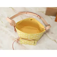 $56.00 USD Louis Vuitton Messenger Bags For Women #1388541