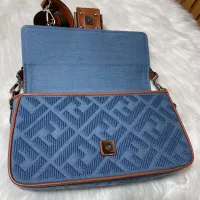 $140.00 USD Fendi AAA Quality Messenger Bags For Women #1389500