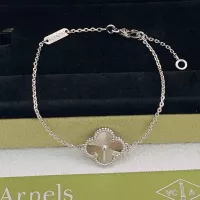 $25.00 USD Van Cleef & Arpels Bracelets For Women #1390347