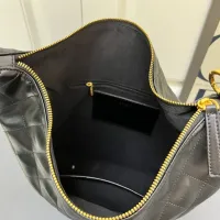 $98.00 USD Chanel AAA Quality Shoulder Bags For Women #1392083