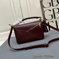 $108.00 USD LOEWE AAA Quality Messenger Bags For Women #1392168