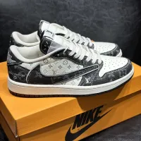 $108.00 USD Louis Vuitton Casual Shoes For Men #1392380