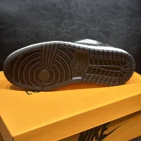 $108.00 USD Louis Vuitton Casual Shoes For Men #1392380