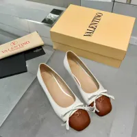 $105.00 USD Valentino Flat Shoes For Women #1392878