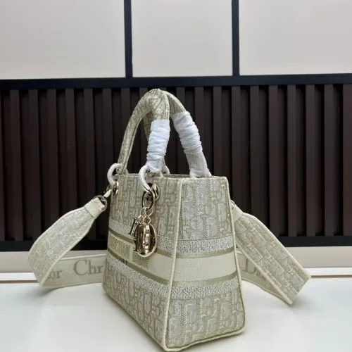 Replica Christian Dior AAA Quality Handbags For Women #1393622 $112.00 USD for Wholesale