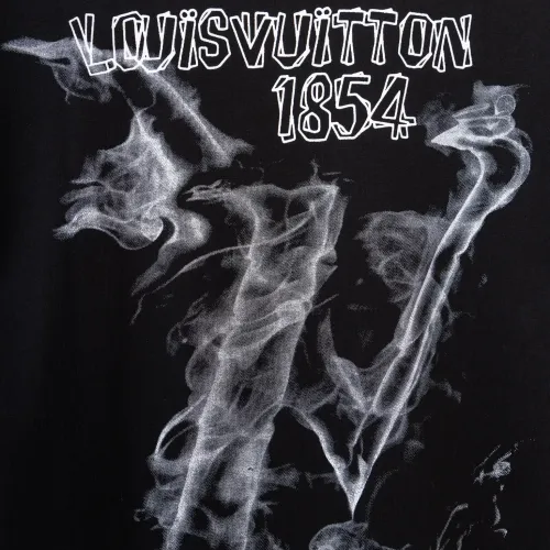 Replica Louis Vuitton LV T-Shirts Short Sleeved For Men #1395898 $36.00 USD for Wholesale