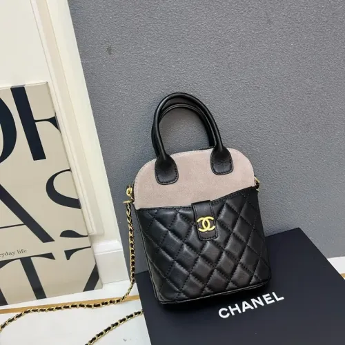 Chanel AAA Quality Handbags For Women #1398914