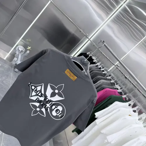 Replica Louis Vuitton LV T-Shirts Short Sleeved For Unisex #1399879 $40.00 USD for Wholesale