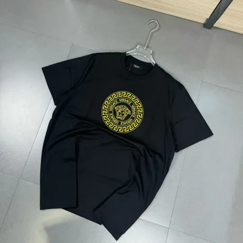 Versace T-Shirts Short Sleeved For Unisex #1402257 $32.00 USD, Wholesale Replica Versace T-Shirts