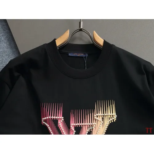 Replica Louis Vuitton LV T-Shirts Short Sleeved For Unisex #1404284 $48.00 USD for Wholesale