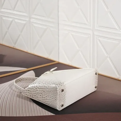 Replica Christian Dior AAA Quality Handbags For Women #1404572 $102.00 USD for Wholesale