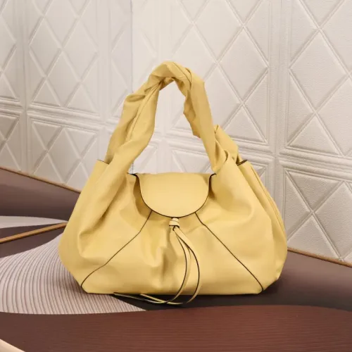 Fendi AAA Quality Handbags For Women #1404618 $122.00 USD, Wholesale Replica Fendi AAA Quality Handbags