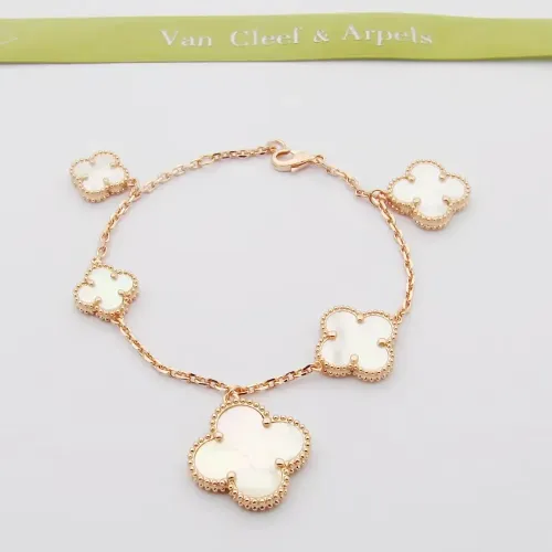 Van Cleef &amp; Arpels Bracelets For Women #1406597 $32.00 USD, Wholesale Replica Van Cleef &amp; Arpels Bracelets