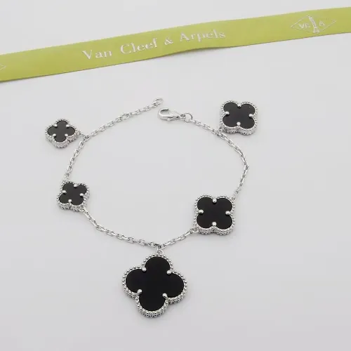 Van Cleef &amp; Arpels Bracelets For Women #1406605 $32.00 USD, Wholesale Replica Van Cleef &amp; Arpels Bracelets