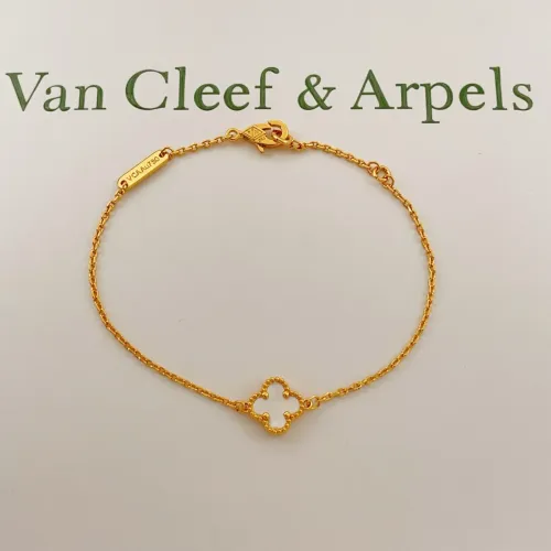 Van Cleef &amp; Arpels Bracelets For Women #1406620 $25.00 USD, Wholesale Replica Van Cleef &amp; Arpels Bracelets