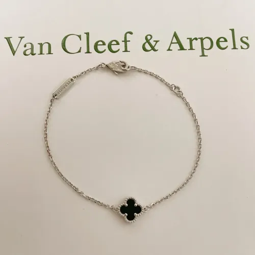 Van Cleef &amp; Arpels Bracelets For Women #1406621 $25.00 USD, Wholesale Replica Van Cleef &amp; Arpels Bracelets