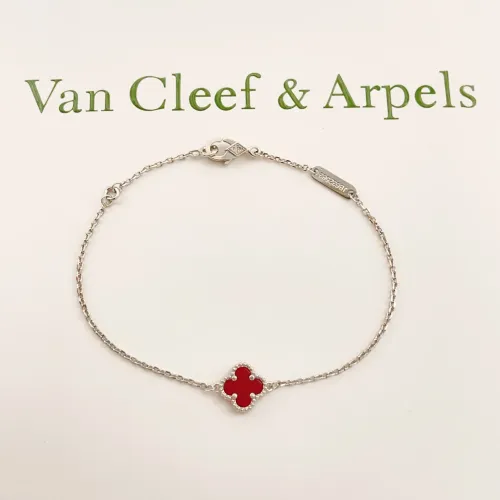 Replica Van Cleef & Arpels Bracelets For Women #1406626 $25.00 USD for Wholesale