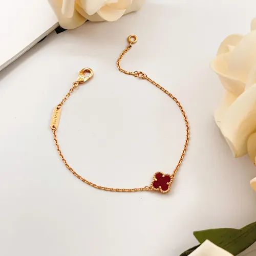 Van Cleef &amp; Arpels Bracelets For Women #1406627 $25.00 USD, Wholesale Replica Van Cleef &amp; Arpels Bracelets