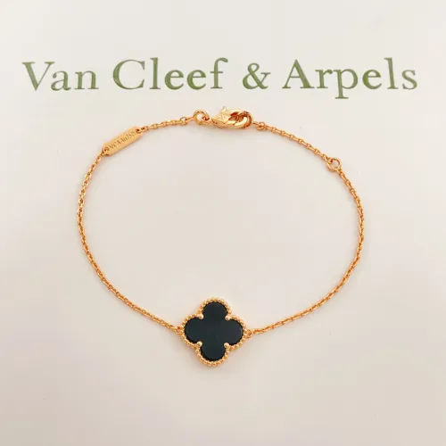 Van Cleef &amp; Arpels Bracelets For Women #1406642 $25.00 USD, Wholesale Replica Van Cleef &amp; Arpels Bracelets