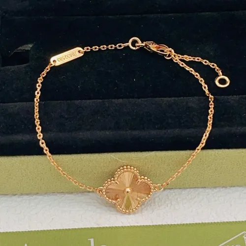 Van Cleef &amp; Arpels Bracelets For Women #1406653 $25.00 USD, Wholesale Replica Van Cleef &amp; Arpels Bracelets
