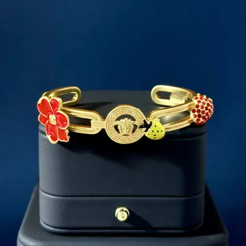 Versace Bracelets #1407115 $32.00 USD, Wholesale Replica Versace Bracelets