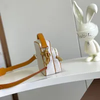 $182.00 USD Louis Vuitton AAA Quality Messenger Bags For Women #1393210