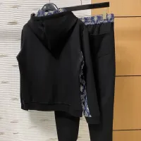 $92.00 USD Louis Vuitton LV Tracksuits Long Sleeved For Men #1393344