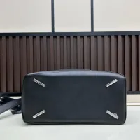 $240.00 USD LOEWE AAA Quality Messenger Bags For Women #1393630