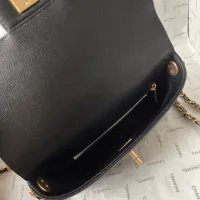 $112.00 USD Chanel AAA Quality Messenger Bags For Women #1393639