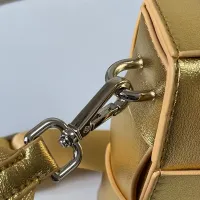 $102.00 USD Bottega Veneta BV AAA Quality Messenger Bags For Women #1393642