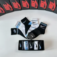 $27.00 USD Nike Socks #1396382
