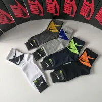 $27.00 USD Nike Socks #1396441