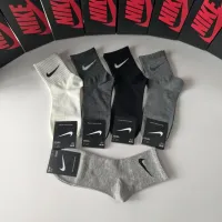 $27.00 USD Nike Socks #1396442