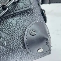 $140.00 USD Louis Vuitton AAA Man Messenger Bags #1397350