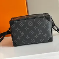 $160.00 USD Louis Vuitton AAA Man Messenger Bags #1397429