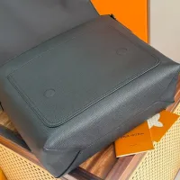 $175.00 USD Louis Vuitton AAA Man Messenger Bags #1397438