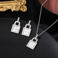$40.00 USD Louis Vuitton LV Jewelry Set For Women #1397982