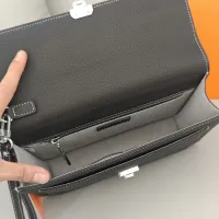 $102.00 USD Hermes AAA Man Pouches #1398145