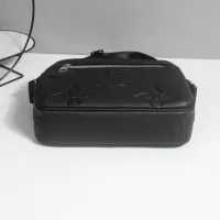 $108.00 USD Louis Vuitton AAA Man Messenger Bags #1398215
