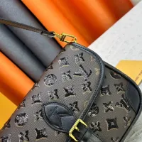$80.00 USD Louis Vuitton AAA Quality Messenger Bags For Women #1398470