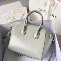 $222.00 USD Givenchy AAA Quality Handbags For Women #1399026