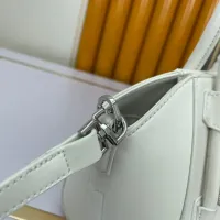 $98.00 USD Givenchy AAA Quality Handbags For Women #1399498