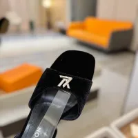 $125.00 USD Louis Vuitton Sandal For Women #1400973