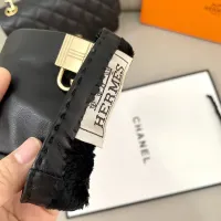 $60.00 USD Louis Vuitton LV Gloves For Women #1401359