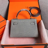 $92.00 USD Hermes AAA Quality Handbags For Women #1401425