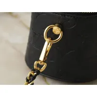 $56.00 USD Louis Vuitton Messenger Bags For Women #1402873