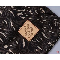 $60.00 USD Louis Vuitton LV Tracksuits Short Sleeved For Men #1404054