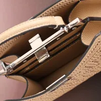 $125.00 USD Fendi AAA Quality Messenger Bags For Women #1404716